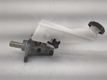 compare product 2020-2020 Hyundai Elantra Brake Master Cylinder 1220890