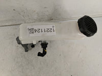 2020-2020 Hyundai Elantra Brake Master Cylinder 1221124 - Oemusedautoparts1.com