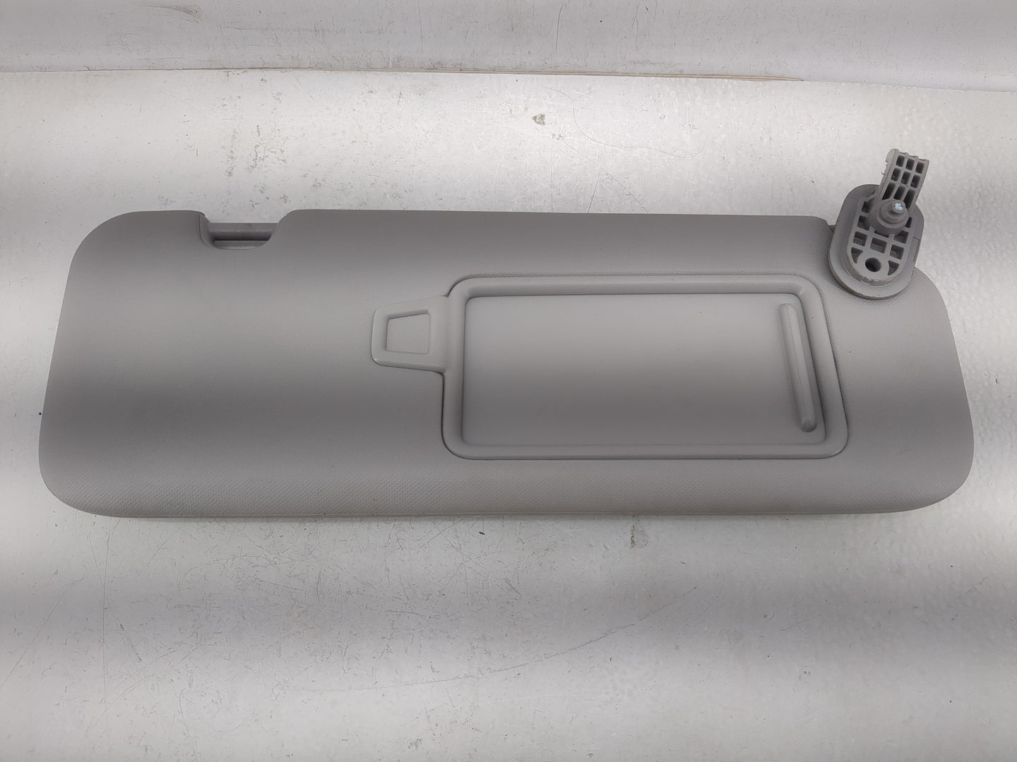 2017-2020 Hyundai Elantra Sun Visor Shade Replacement Passenger Right Mirror Fits Fits 2017 2018 2019 2020 OEM Used Auto Par