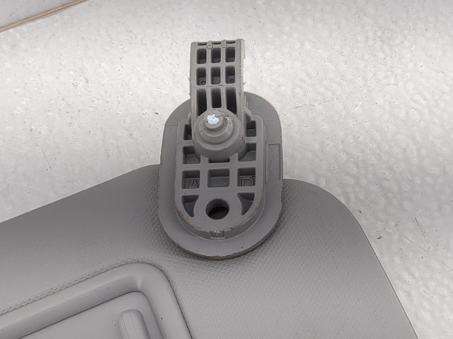 2017-2020 Hyundai Elantra Sun Visor Shade Replacement Passenger Right Mirror Fits Fits 2017 2018 2019 2020 OEM Used Auto Par