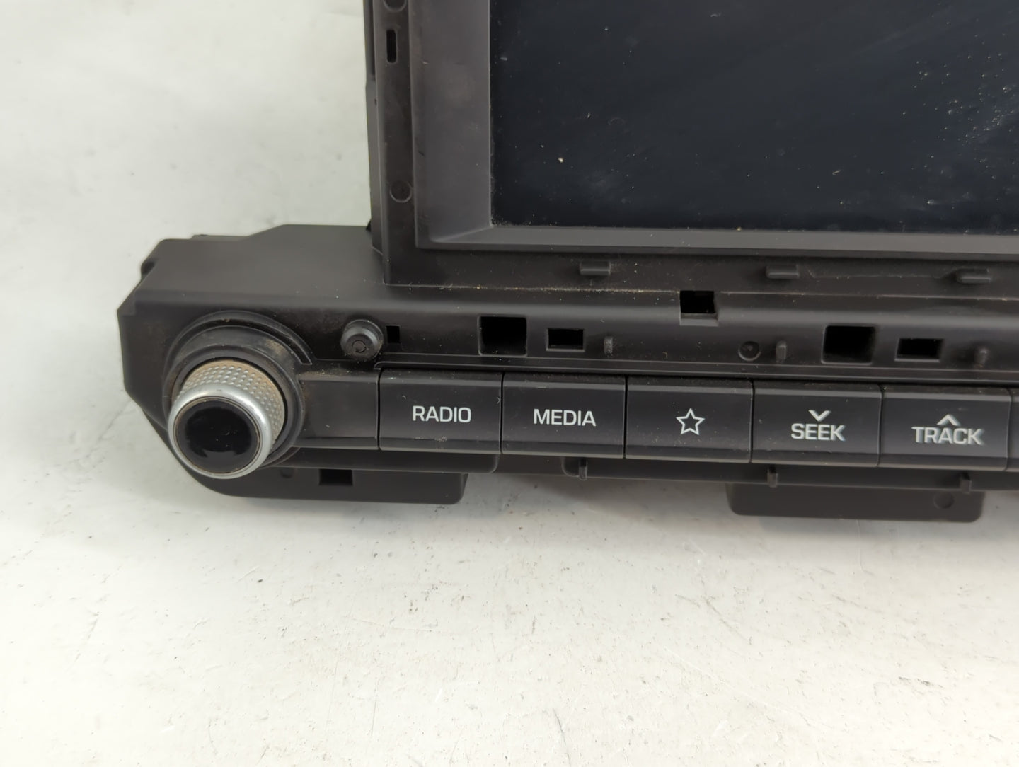 2019-2020 Hyundai Elantra Radio AM FM Cd Player Receiver Replacement P/N:96160-F2UA0SSH Fits Fits 2019 2020 OEM Used Auto Pa