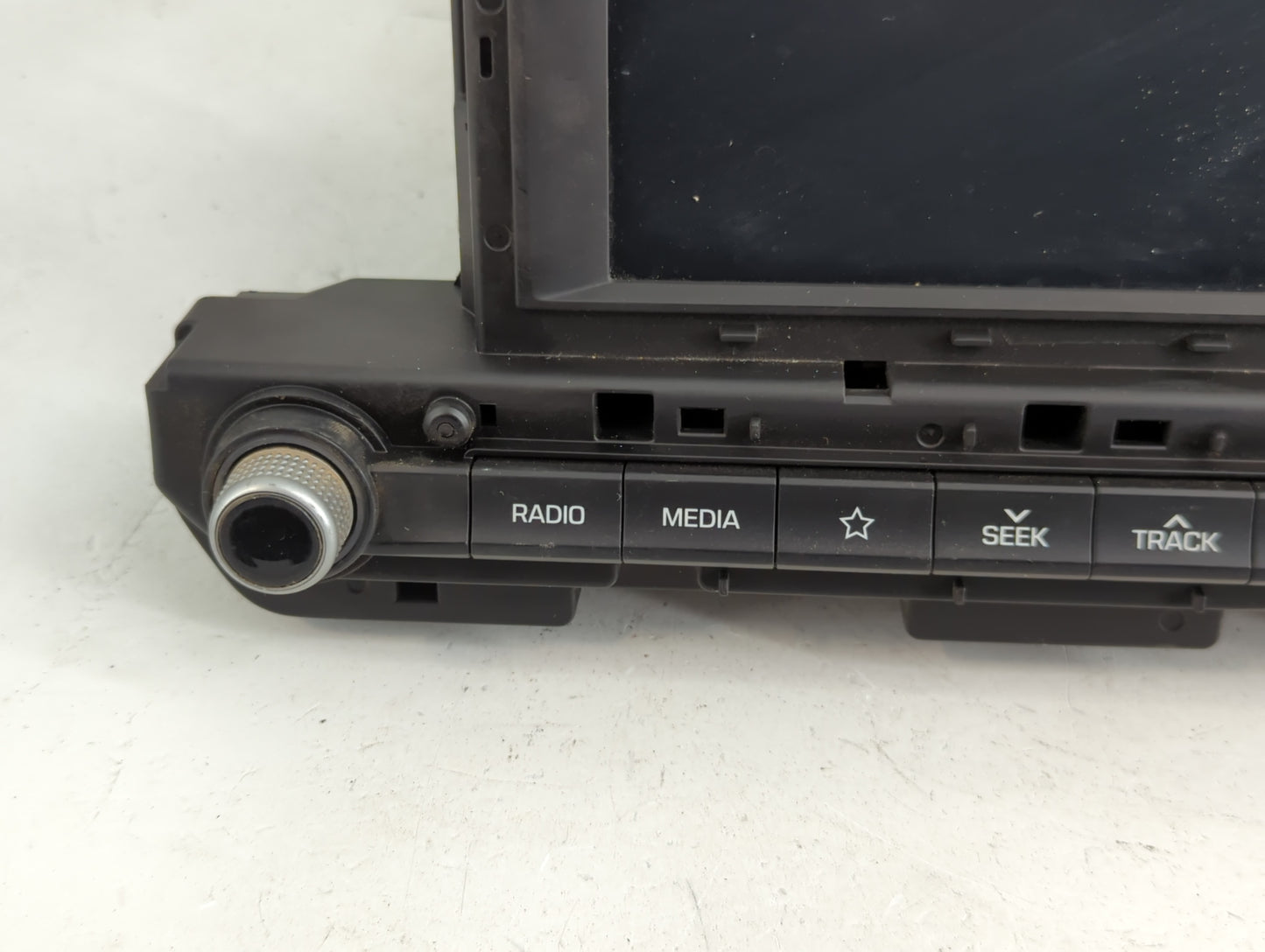 2019-2020 Hyundai Elantra Radio AM FM Cd Player Receiver Replacement P/N:96160-F2UA0SSH Fits Fits 2019 2020 OEM Used Auto Pa