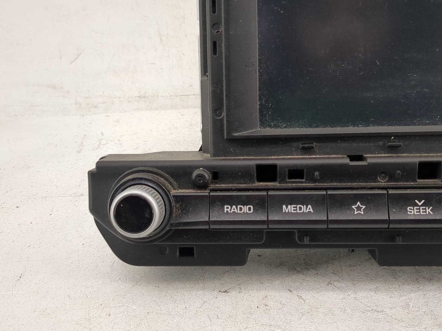 2019-2020 Hyundai Elantra Radio AM FM Cd Player Receiver Replacement P/N:96160-F2UA0SSH Fits Fits 2019 2020 OEM Used Auto Pa