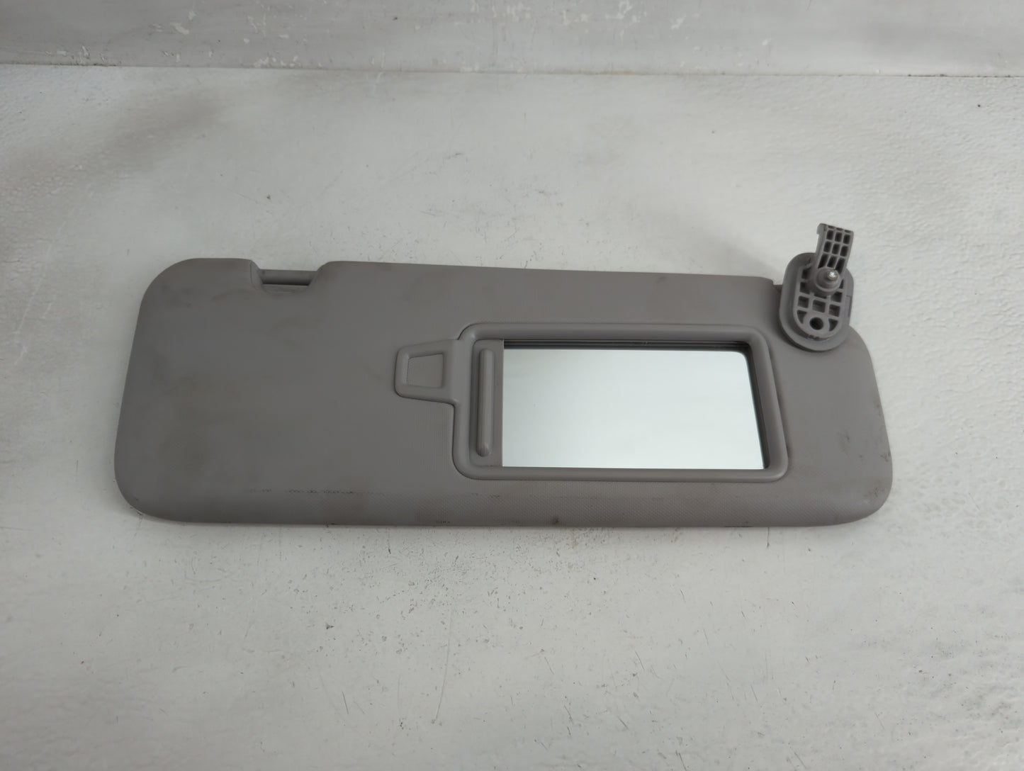 2017-2020 Hyundai Elantra Sun Visor Shade Replacement Passenger Right Mirror Fits Fits 2017 2018 2019 2020 OEM Used Auto Par