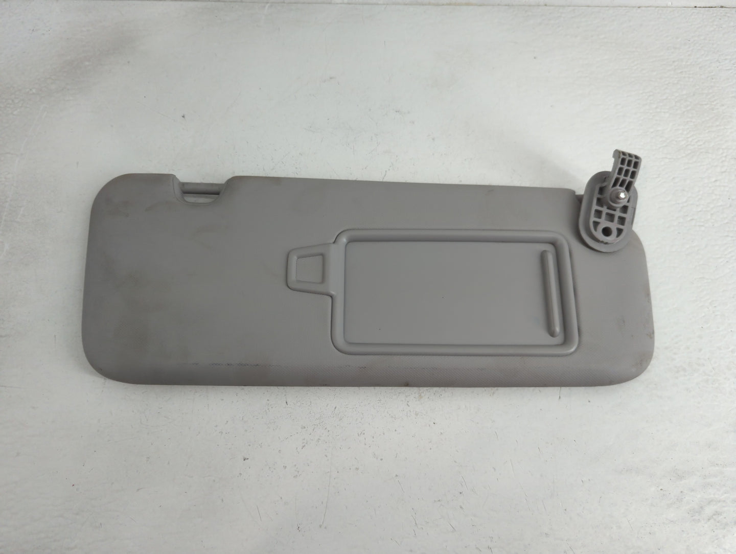 2017-2020 Hyundai Elantra Sun Visor Shade Replacement Passenger Right Mirror Fits Fits 2017 2018 2019 2020 OEM Used Auto Par