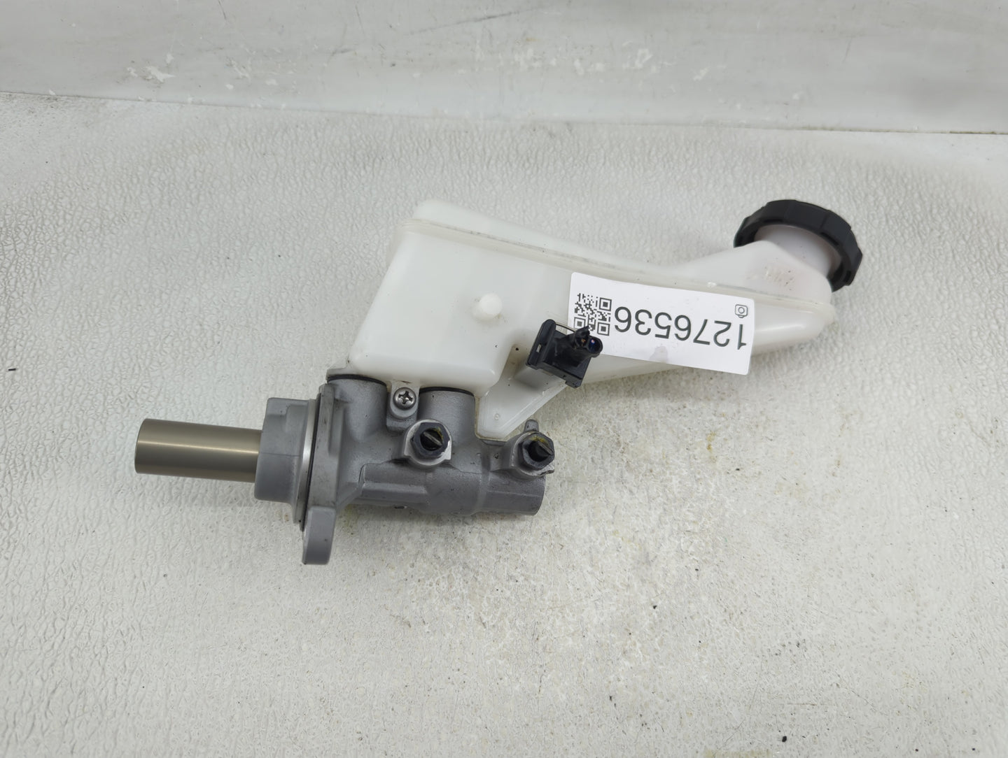 2020-2020 Hyundai Elantra Brake Master Cylinder 1276536 - Oemusedautoparts1.com