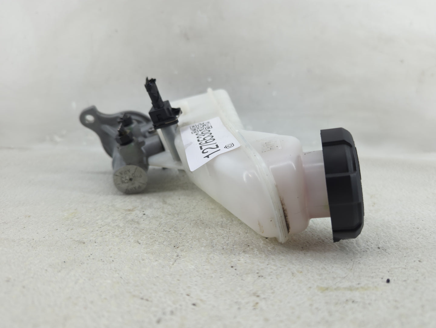 2020-2020 Hyundai Elantra Brake Master Cylinder 1276536 - Oemusedautoparts1.com