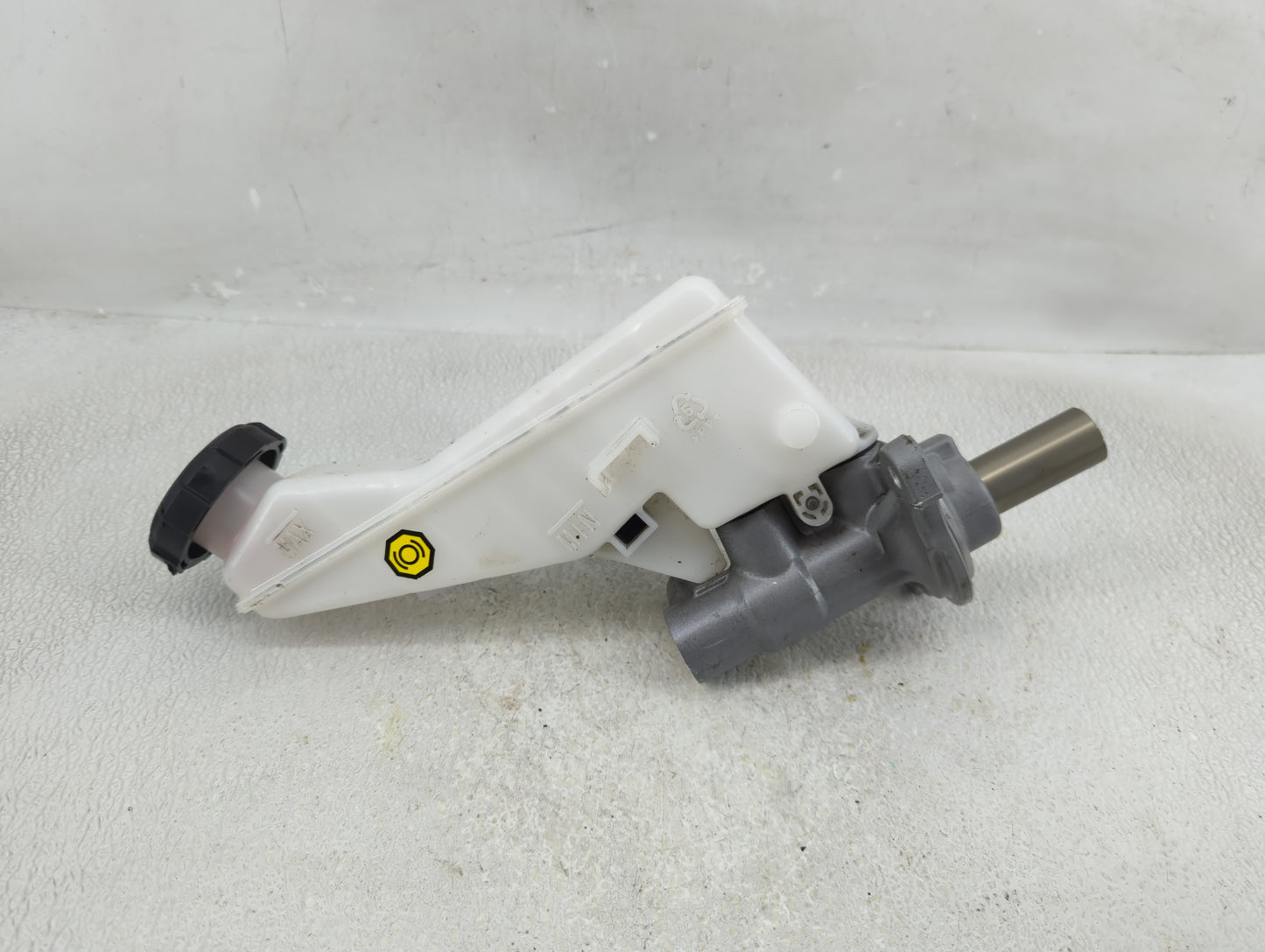2020-2020 Hyundai Elantra Brake Master Cylinder - Oemusedautoparts1.com