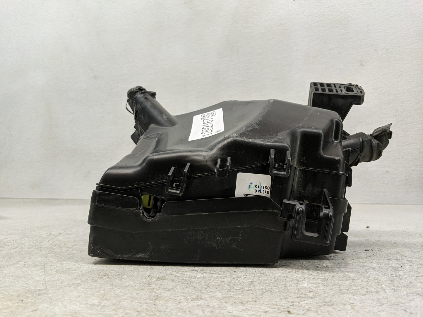 2019-2020 Hyundai Elantra Fusebox Fuse Box Panel Relay Module P/N:91210F3400AA Fits Fits 2019 2020 OEM Used Auto Parts - Oem