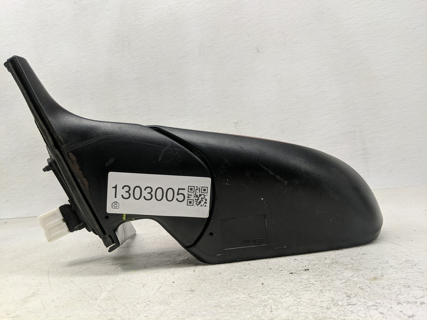 2017-2020 Hyundai Elantra Driver Side View Mirror - Left Door Mirror OEM Used - Oemusedautoparts1.com