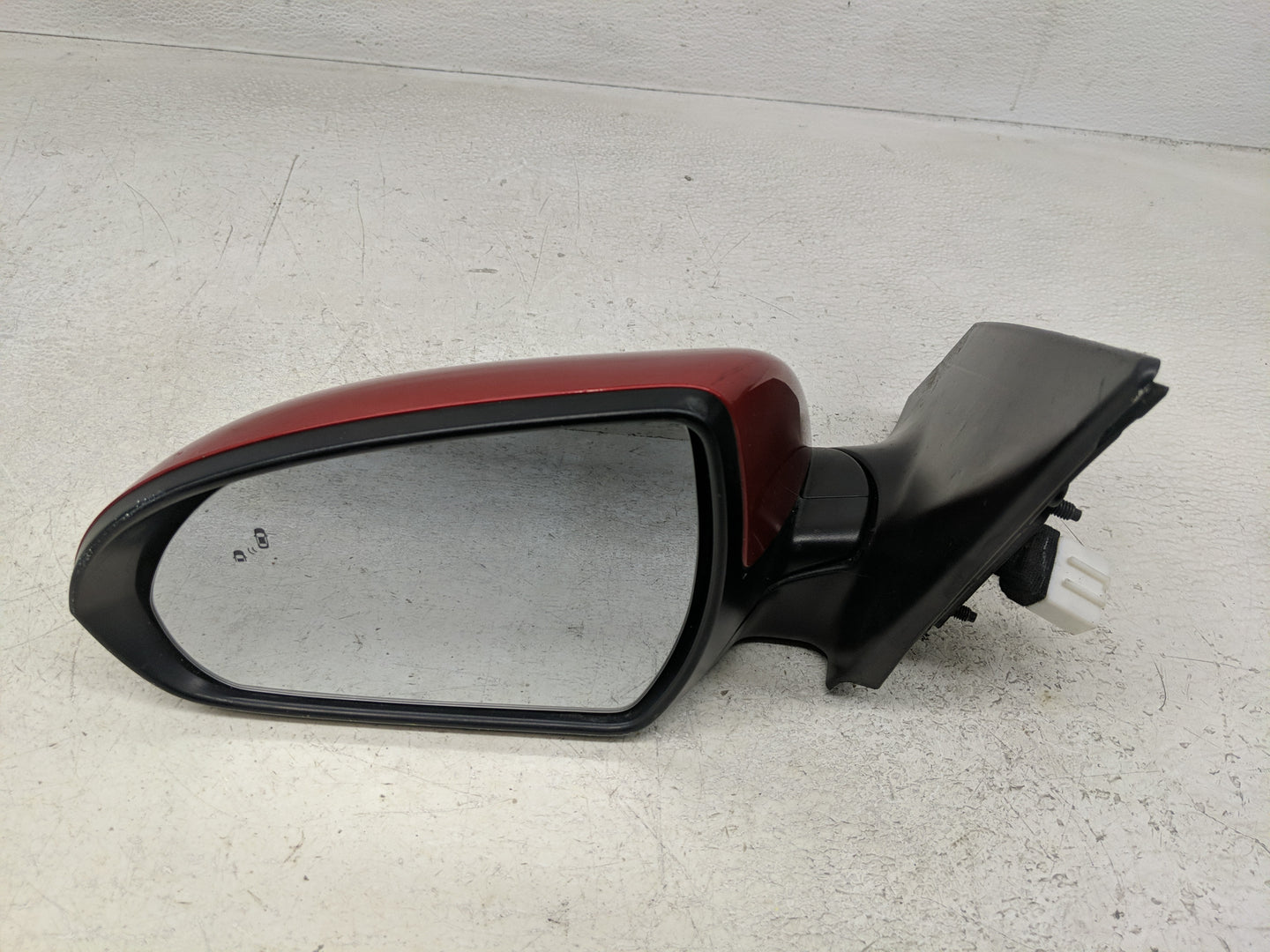 2017-2020 Hyundai Elantra Driver Side View Mirror - Left Door Mirror OEM Used - Oemusedautoparts1.com