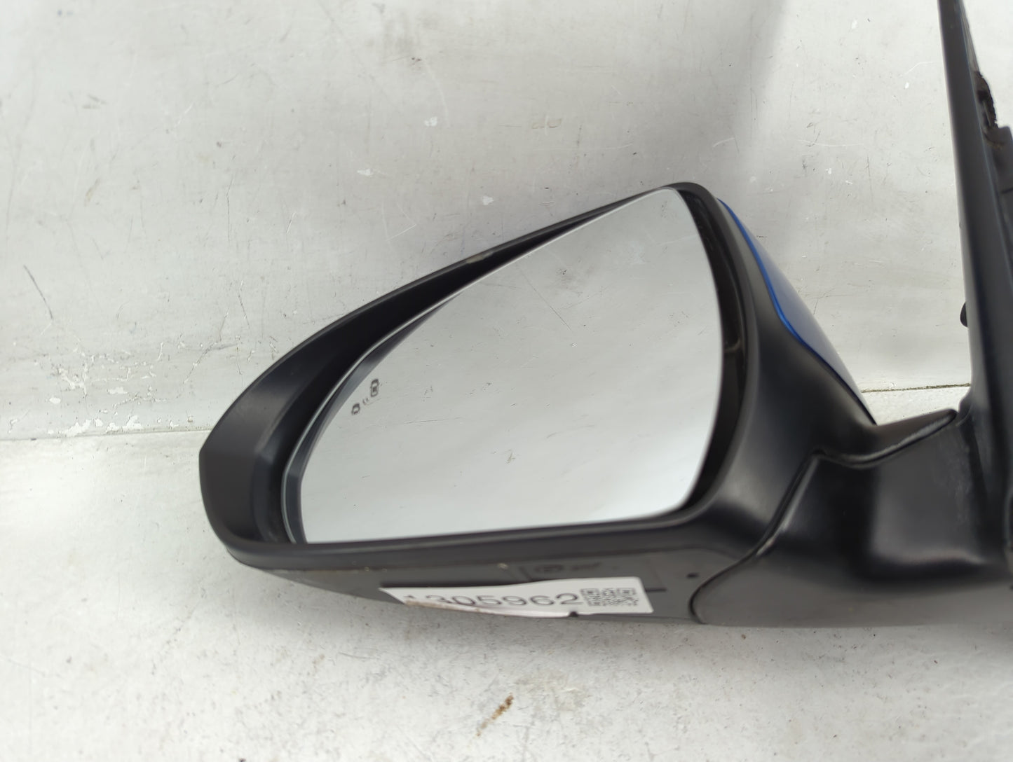 2017-2020 Hyundai Elantra Driver Side View Mirror - Left Door Mirror OEM Used - Oemusedautoparts1.com