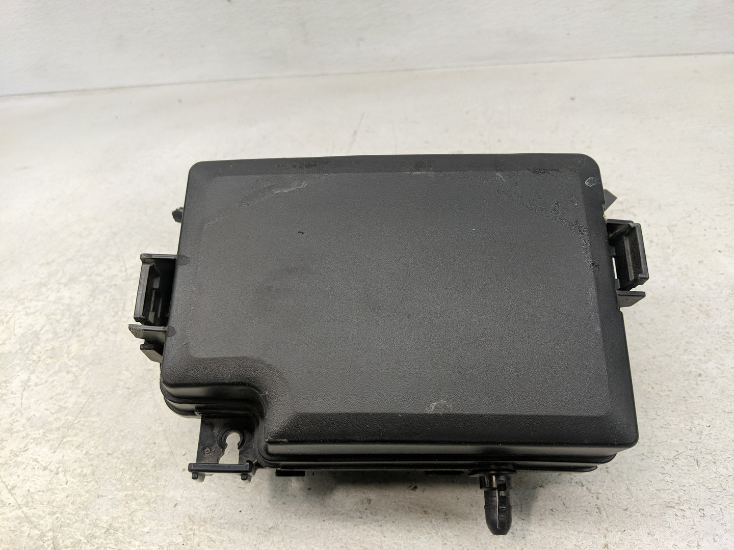 2019-2020 Hyundai Elantra Fusebox Fuse Box Panel Relay Module P/N:91956-F2025 Fits Fits 2019 2020 OEM Used Auto Parts - Oemu
