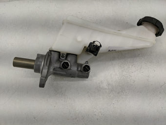 compare product 2020-2020 Hyundai Elantra Brake Master Cylinder 1311420