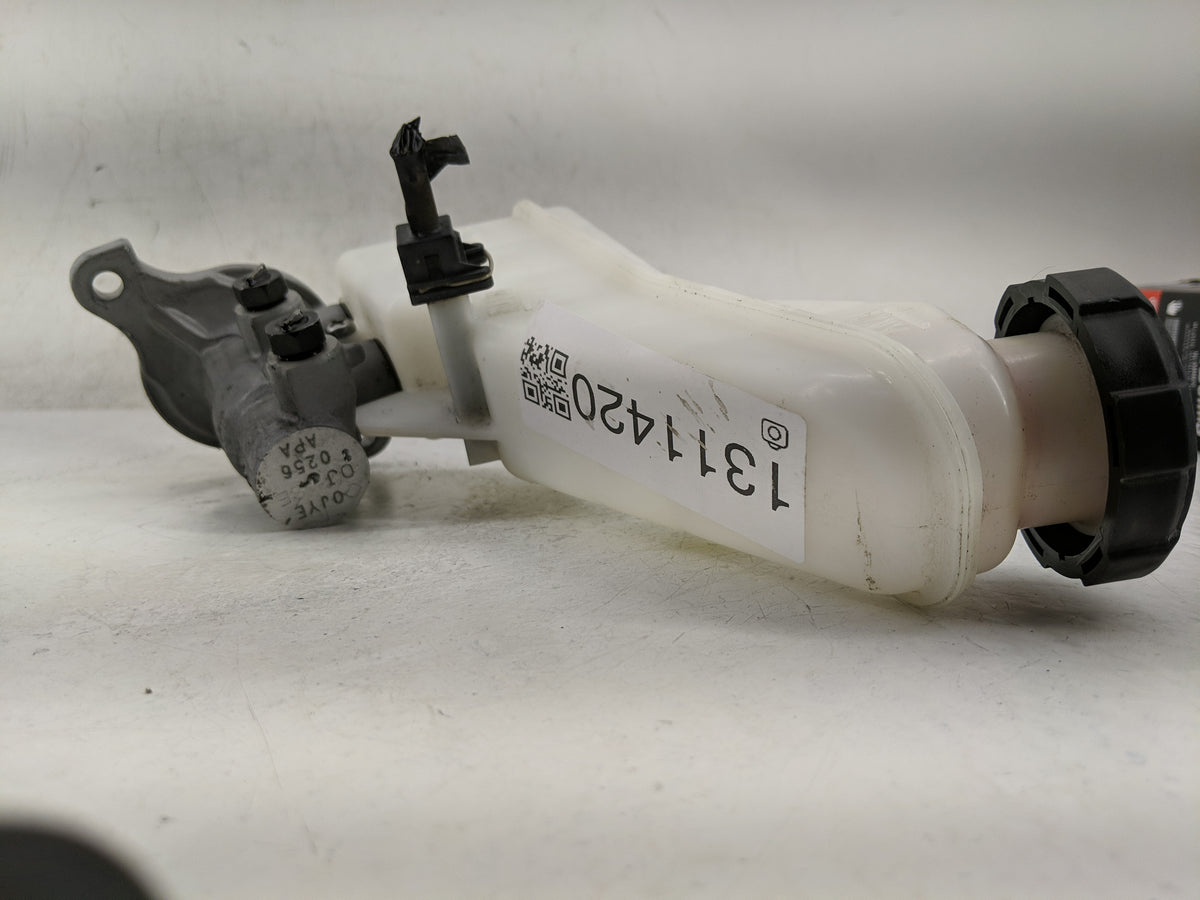 2020-2020 Hyundai Elantra Brake Master Cylinder 1311420 - Oemusedautoparts1.com