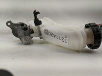 2020-2020 Hyundai Elantra Brake Master Cylinder 1311420 - Oemusedautoparts1.com