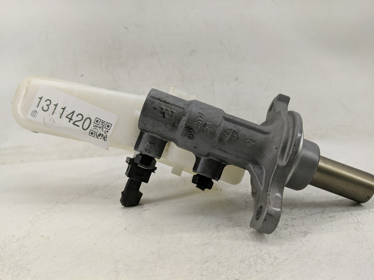 2020-2020 Hyundai Elantra Brake Master Cylinder - Oemusedautoparts1.com