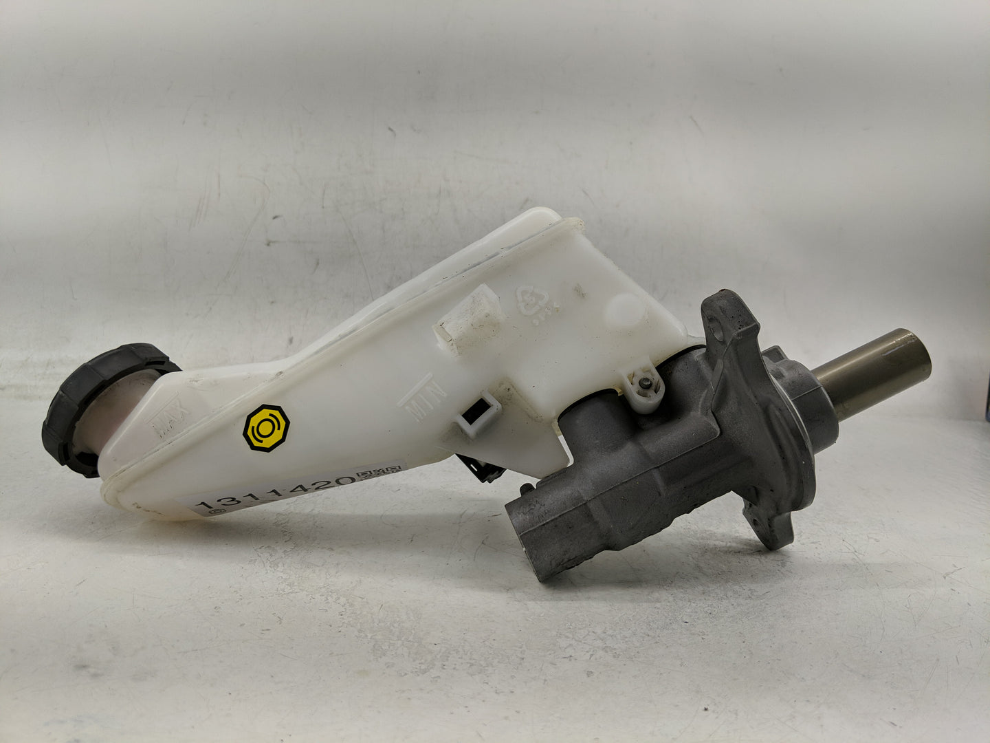 2020-2020 Hyundai Elantra Brake Master Cylinder 1311420 - Oemusedautoparts1.com