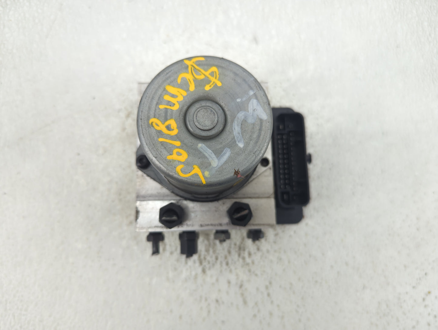2019-2020 Hyundai Elantra ABS Pump Control Module Replacement P/N:61589-43100 58900-F2620 Fits Fits 2019 2020 OEM Used Auto 