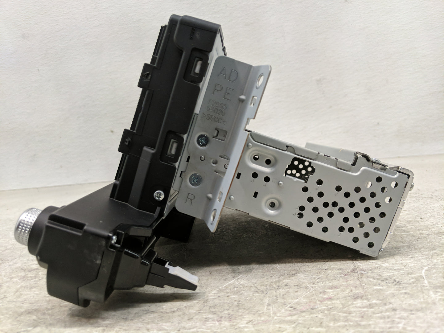 2019-2020 Hyundai Elantra Radio AM FM Cd Player Receiver Replacement P/N:96180F2UA0SSH Fits Fits 2019 2020 OEM Used Auto Par