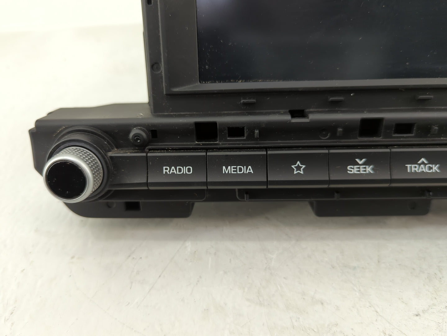 2019-2020 Hyundai Elantra Radio AM FM Cd Player Receiver Replacement P/N:96160-F2UA0SSH Fits Fits 2019 2020 OEM Used Auto Pa