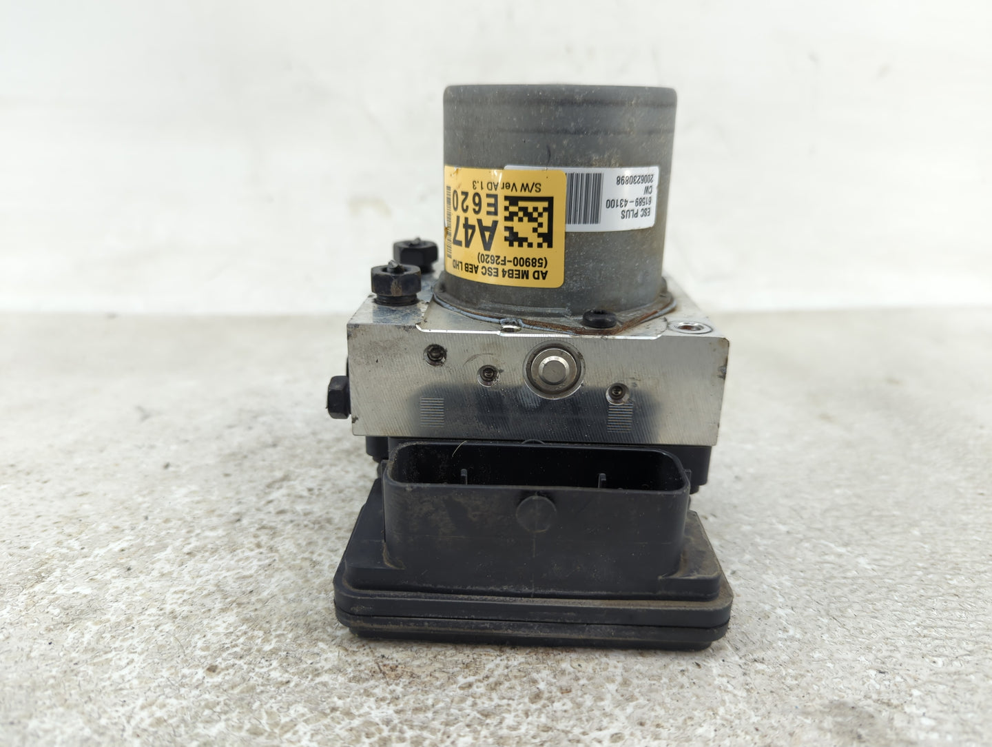 2019-2020 Hyundai Elantra ABS Pump Control Module Replacement P/N:61589-43100 58900-F2620 Fits Fits 2019 2020 OEM Used Auto 