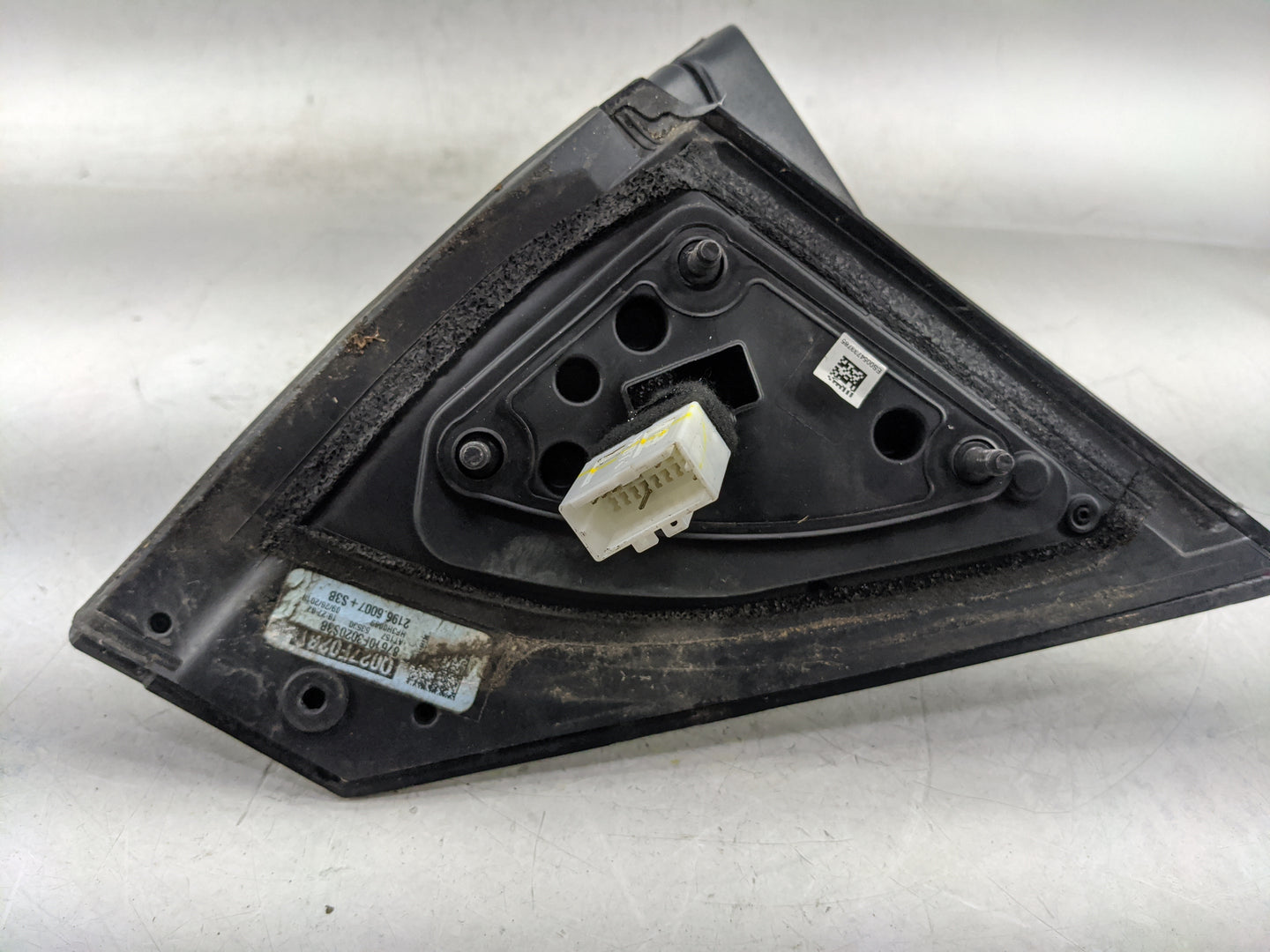 2017-2020 Hyundai Elantra Driver Side View Mirror - Left Door Mirror OEM Used - Oemusedautoparts1.com
