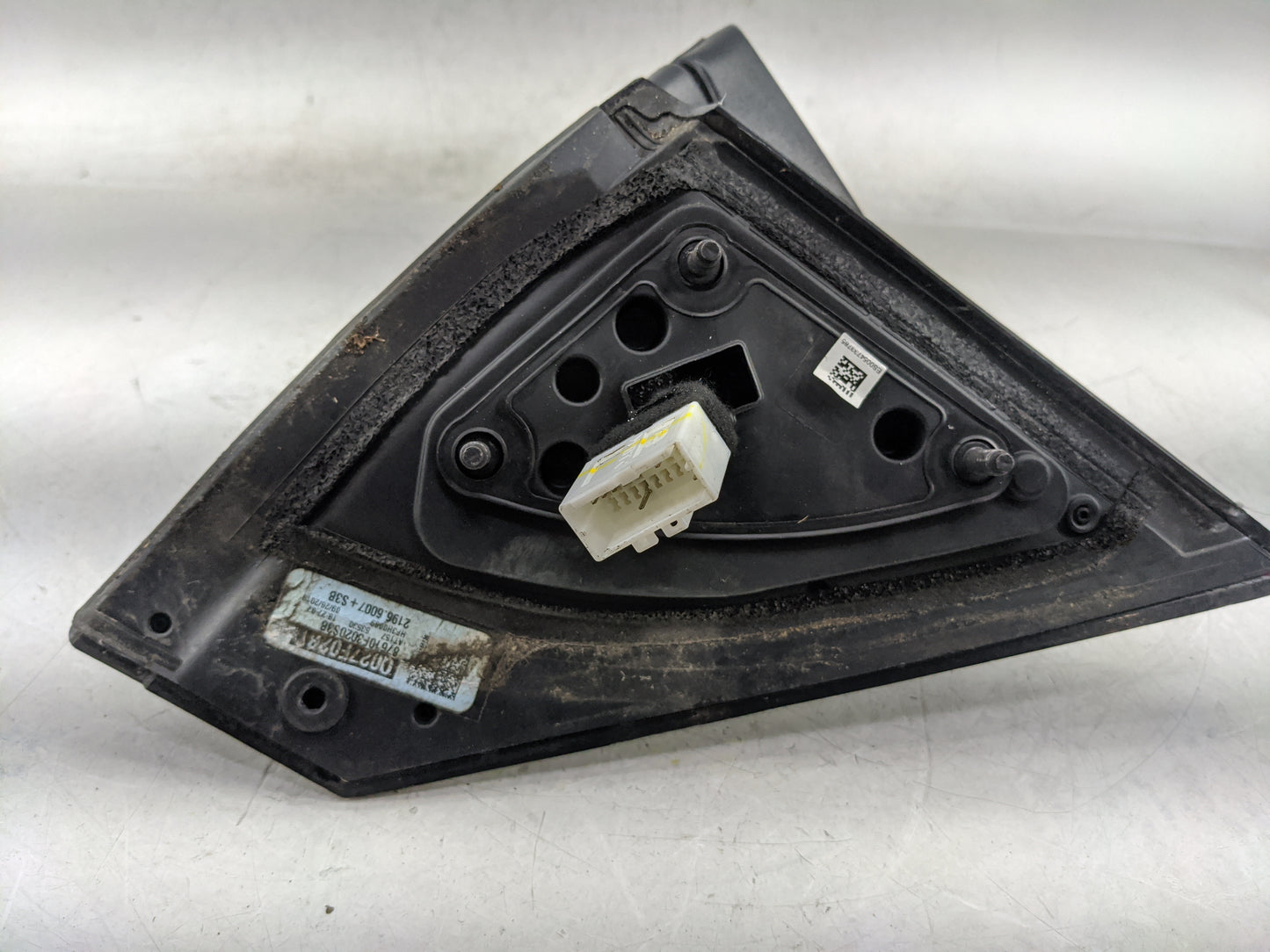 2017-2020 Hyundai Elantra Driver Side View Mirror - Left Door Mirror OEM Used - Oemusedautoparts1.com