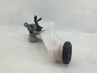 2020-2020 Hyundai Elantra Brake Master Cylinder 1376948 - Oemusedautoparts1.com