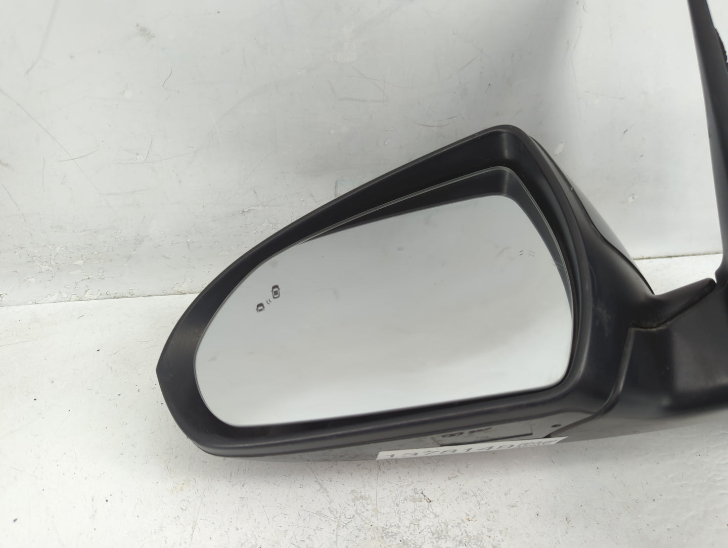 2017-2020 Hyundai Elantra Driver Side View Mirror - Left Door Mirror OEM Used - Oemusedautoparts1.com