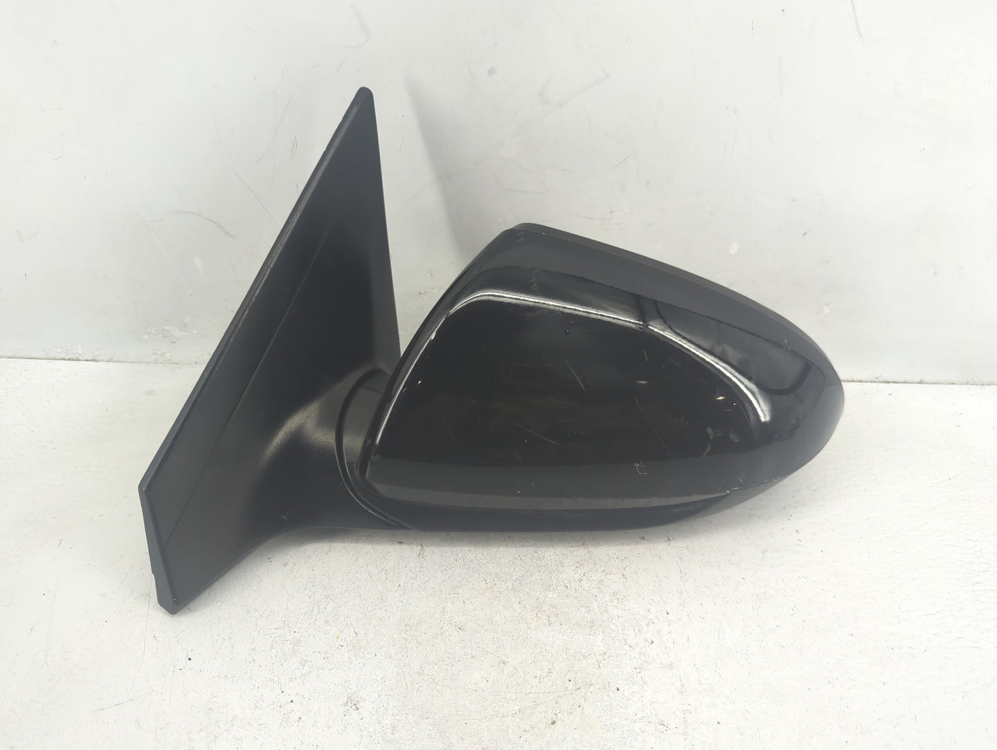 2017-2020 Hyundai Elantra Driver Side View Mirror - Left Door Mirror OEM Used - Oemusedautoparts1.com