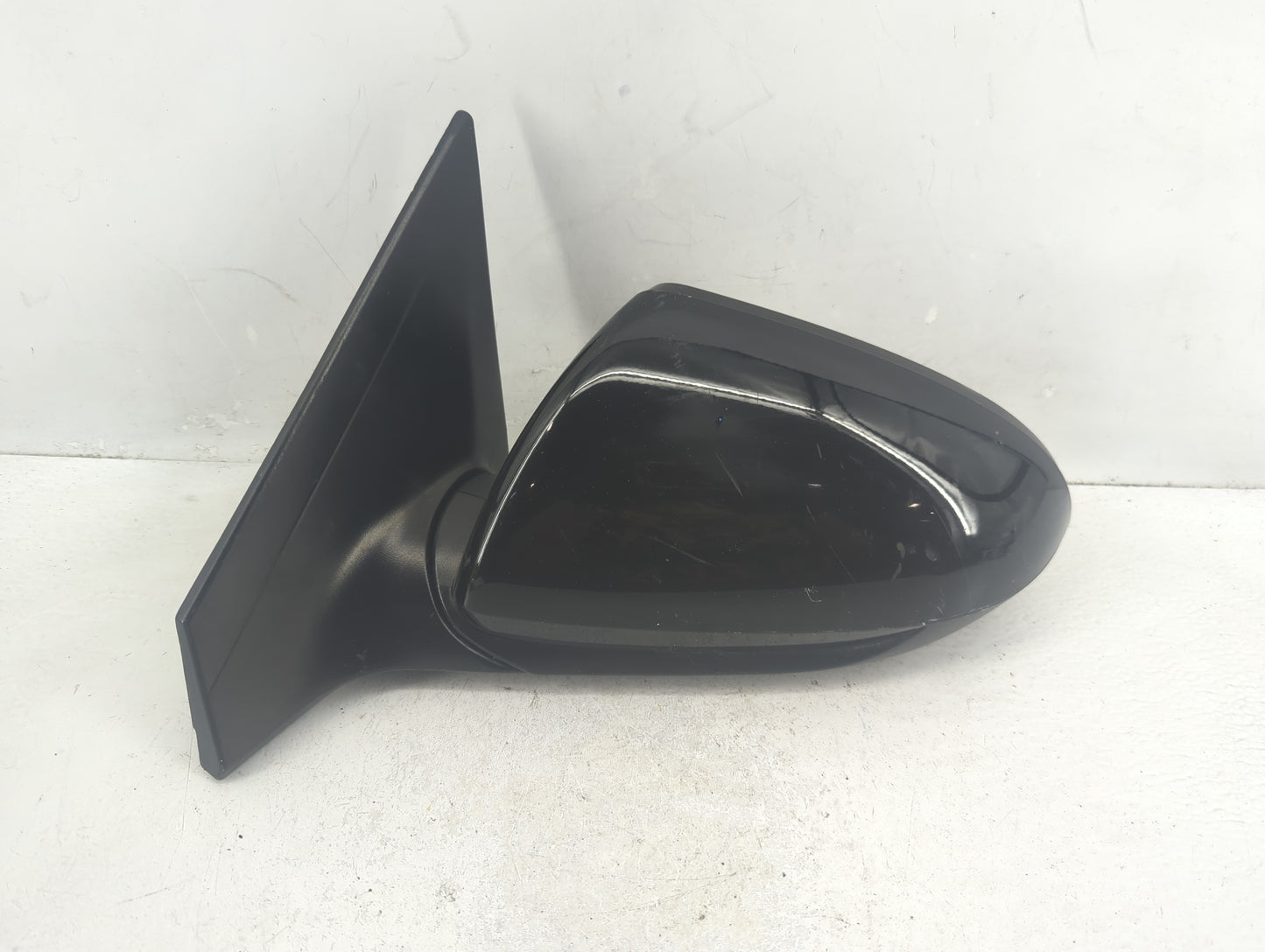 2017-2020 Hyundai Elantra Driver Side View Mirror - Left Door Mirror OEM Used - Oemusedautoparts1.com