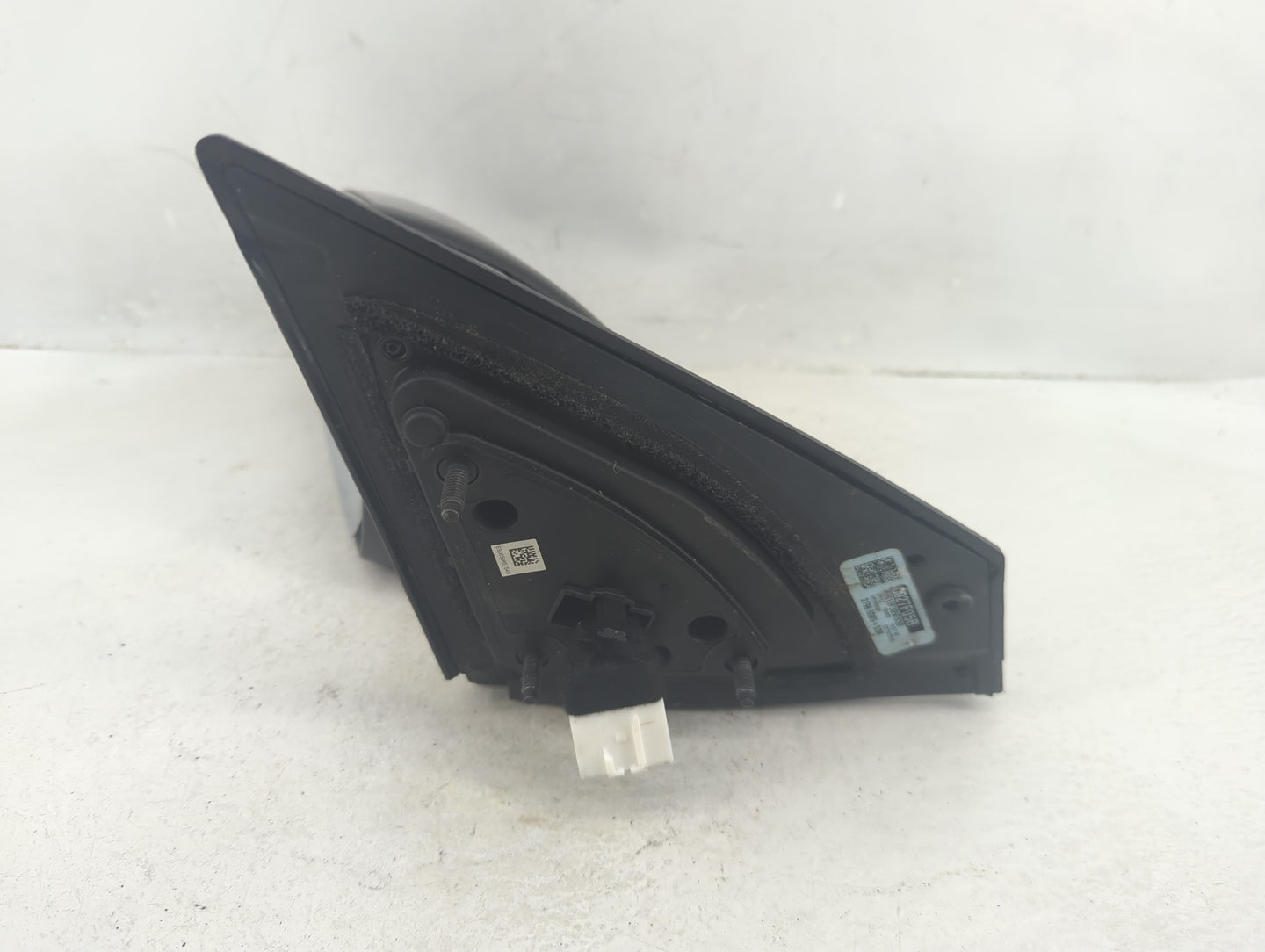 2017-2020 Hyundai Elantra Driver Side View Mirror - Left Door Mirror OEM Used - Oemusedautoparts1.com