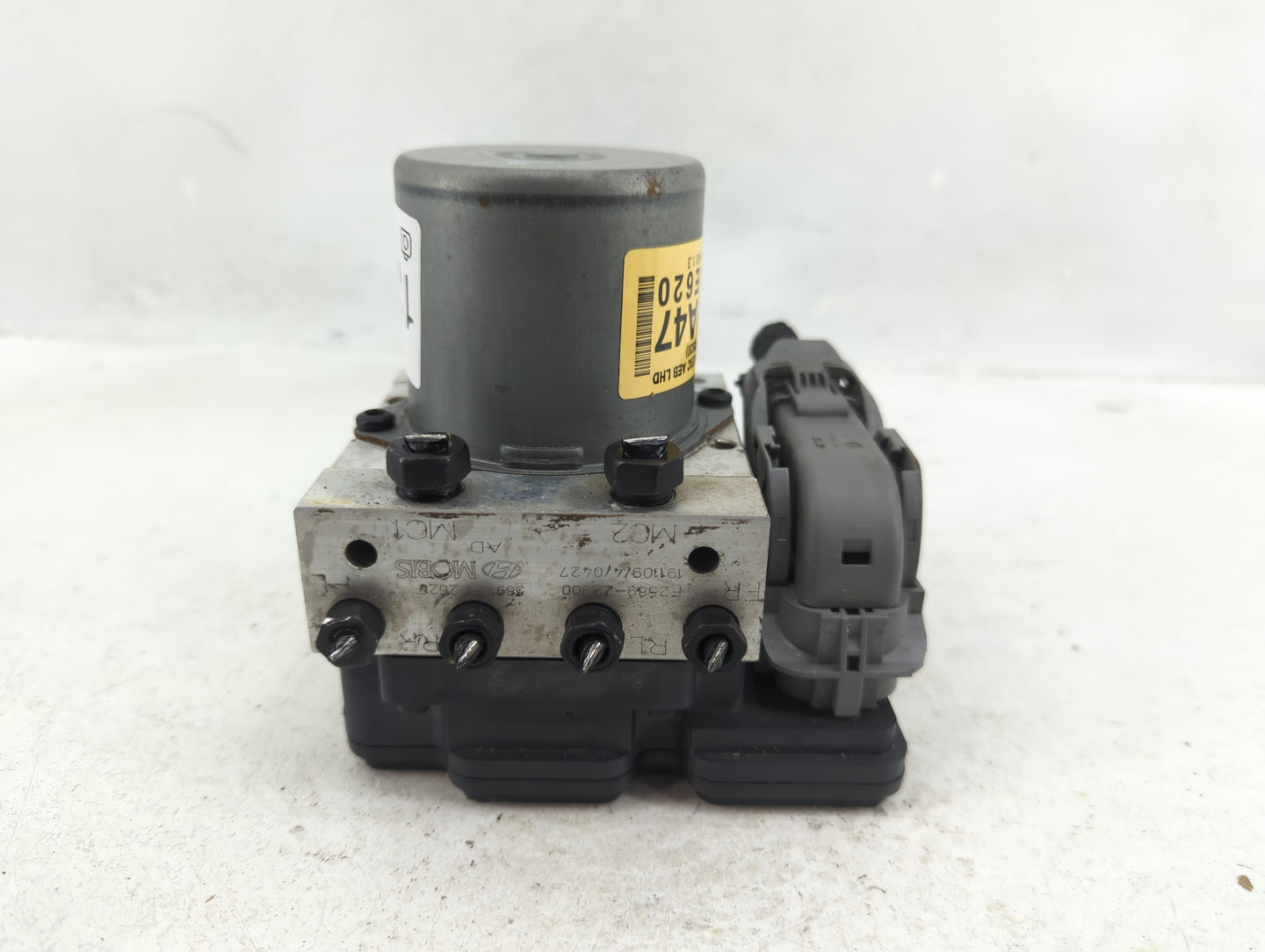 2019-2020 Hyundai Elantra ABS Pump Control Module Replacement P/N:61589-43100 58900-F2620 Fits Fits 2019 2020 OEM Used Auto 