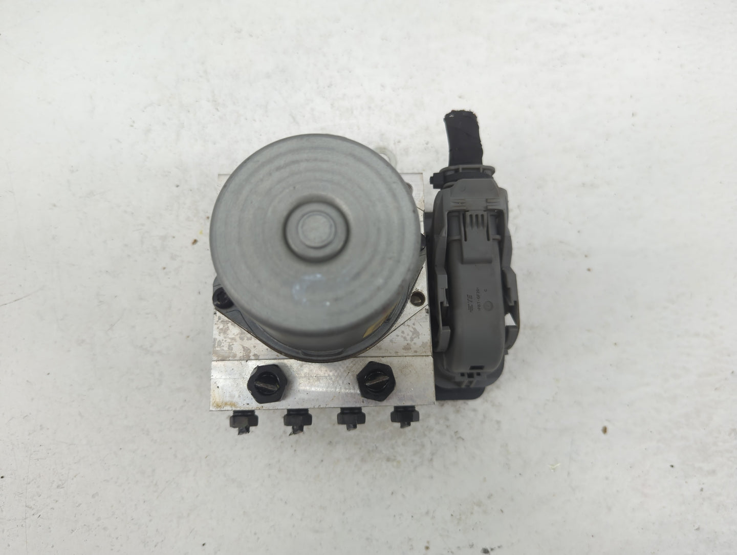 2019-2020 Hyundai Elantra ABS Pump Control Module Replacement P/N:61589-43100 58900-F2620 Fits Fits 2019 2020 OEM Used Auto 