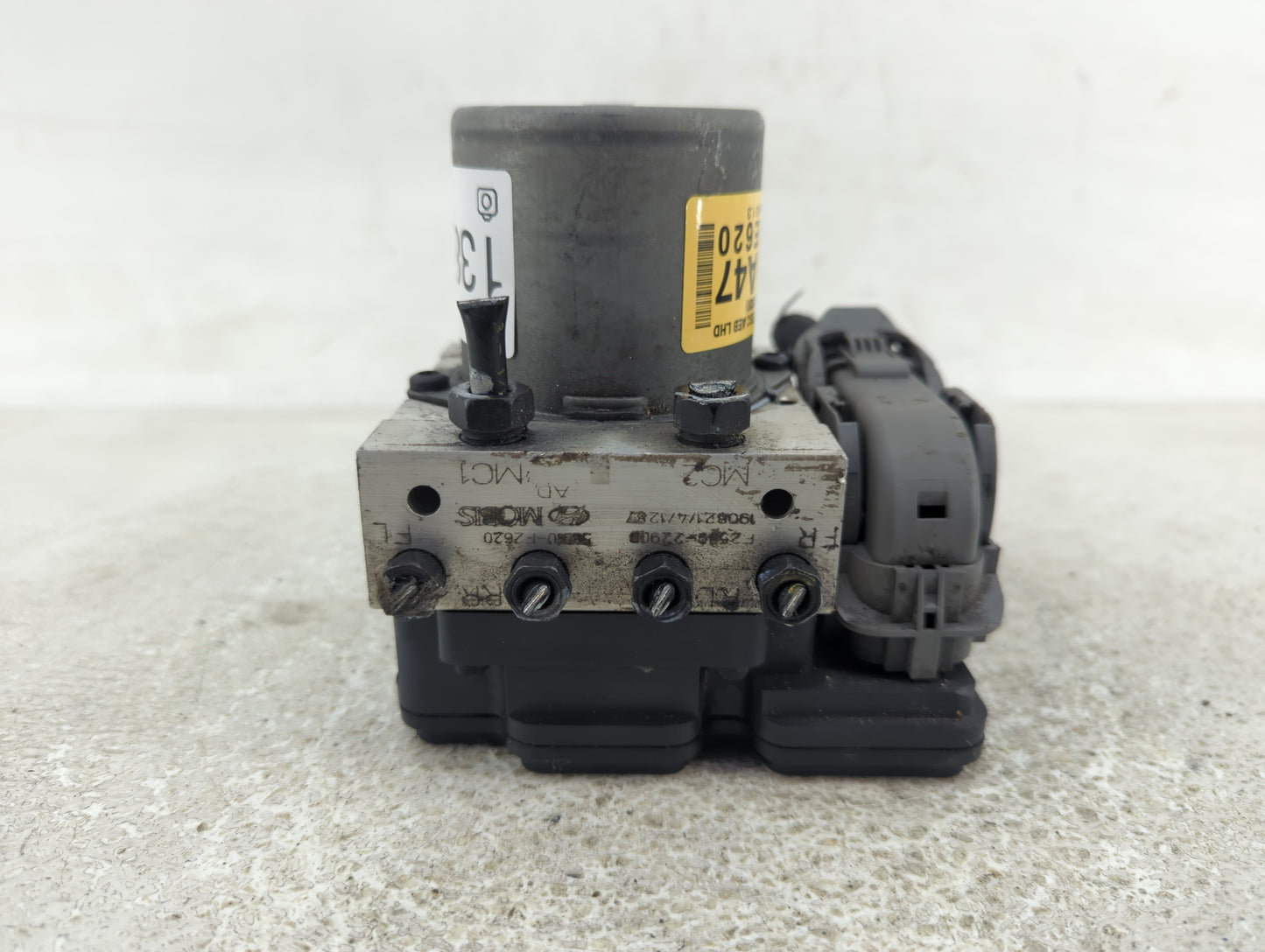2019-2020 Hyundai Elantra ABS Pump Control Module Replacement P/N:61589-43100 58900-F2620 Fits Fits 2019 2020 OEM Used Auto 