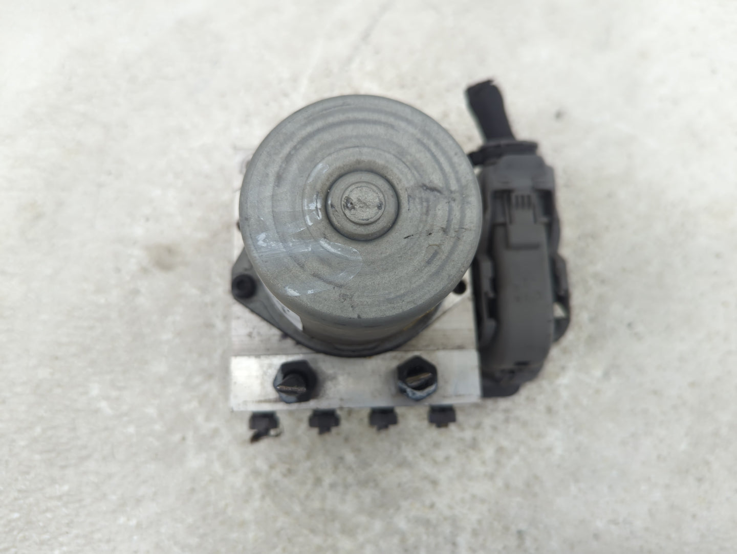2019-2020 Hyundai Elantra ABS Pump Control Module Replacement P/N:61589-43100 58900-F2620 Fits Fits 2019 2020 OEM Used Auto 
