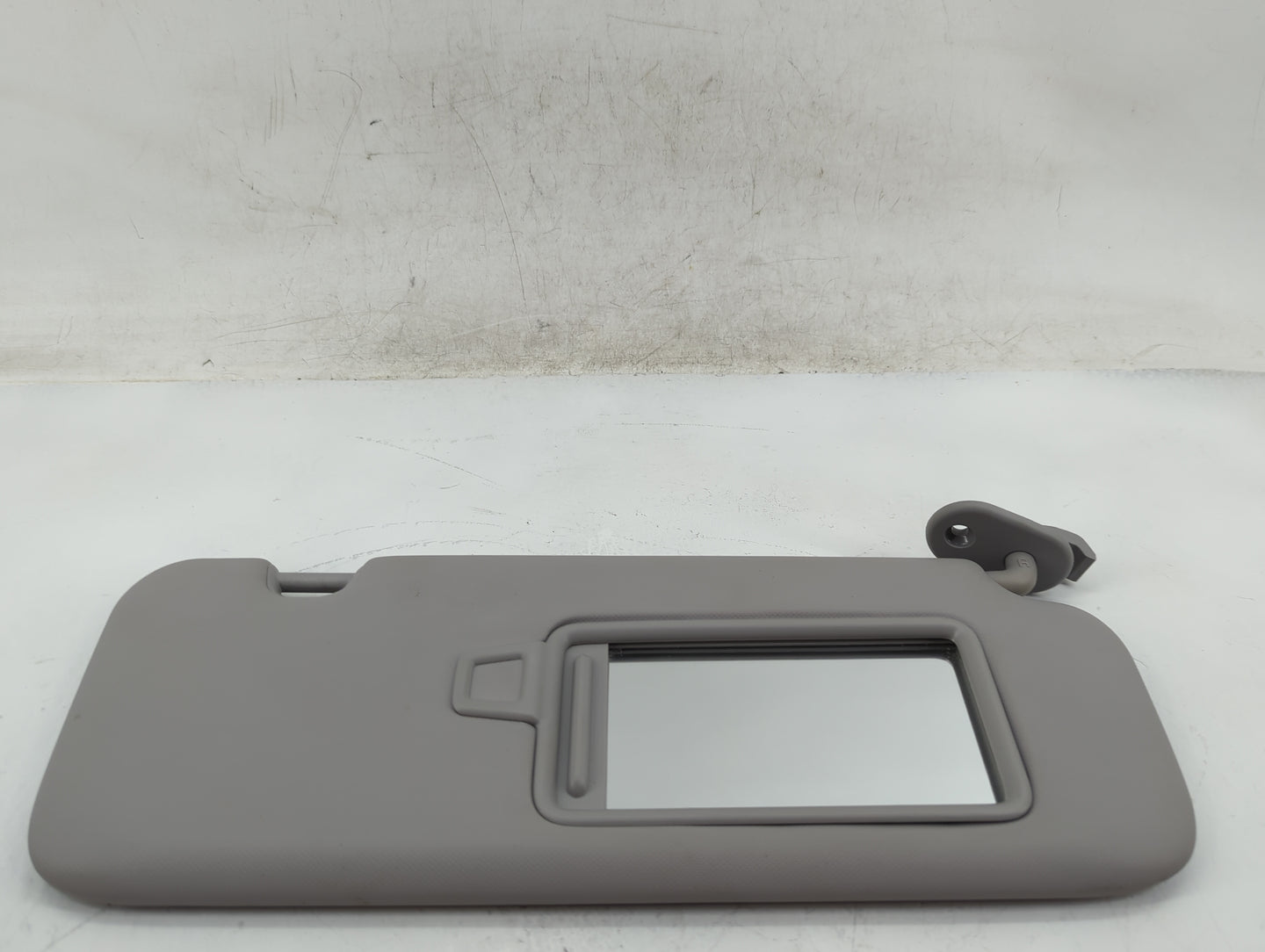 2017-2020 Hyundai Elantra Sun Visor Shade Replacement Passenger Right Mirror Fits Fits 2017 2018 2019 2020 OEM Used Auto Par