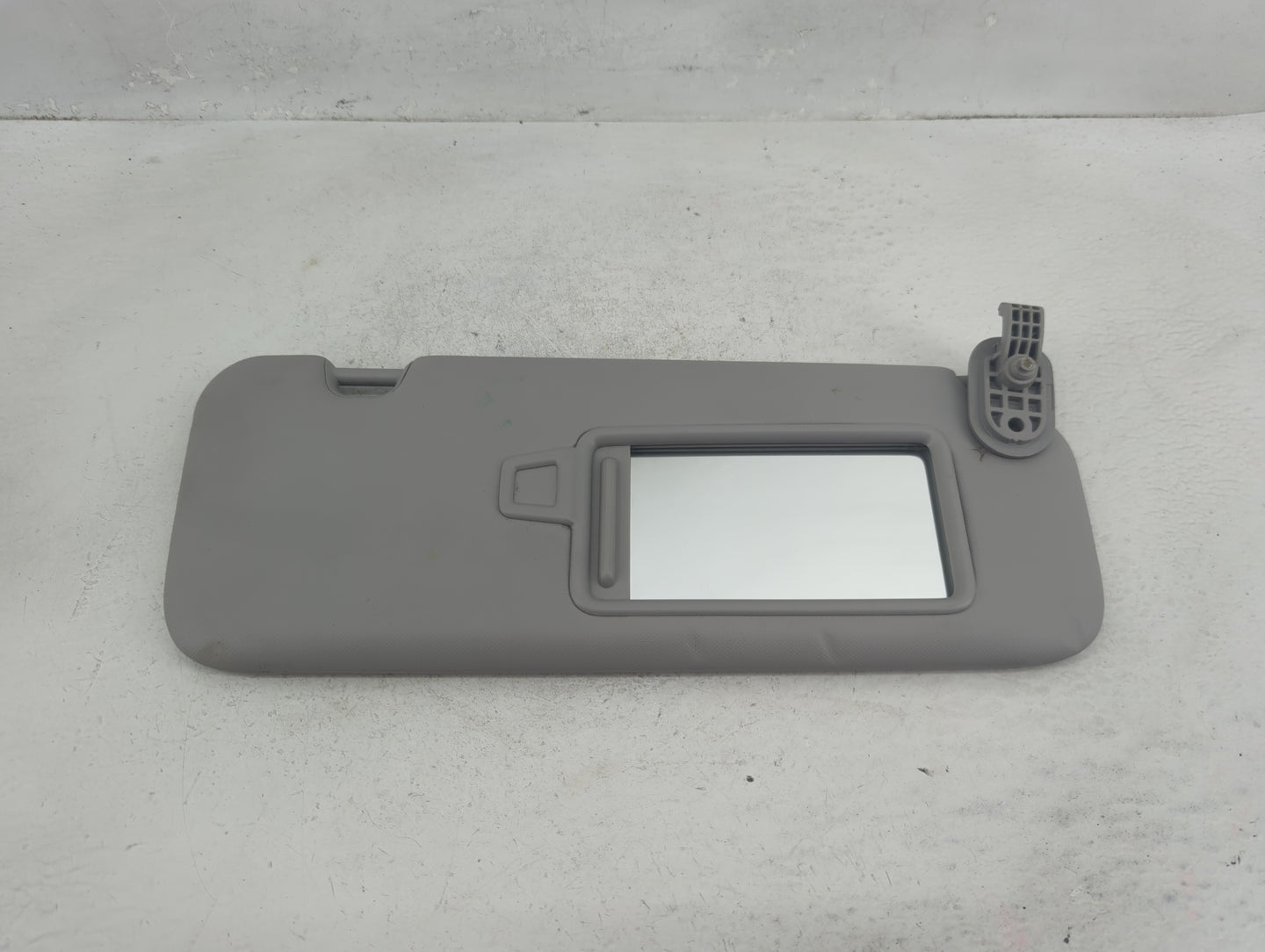 2017-2020 Hyundai Elantra Sun Visor Shade Replacement Passenger Right Mirror Fits Fits 2017 2018 2019 2020 OEM Used Auto Par