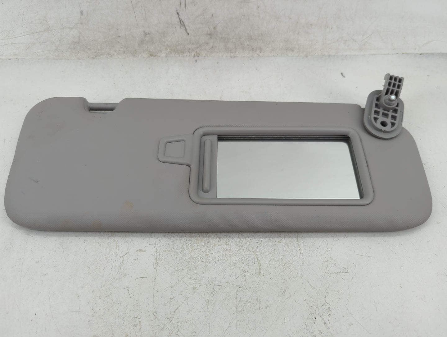 2017-2020 Hyundai Elantra Sun Visor Shade Replacement Passenger Right Mirror Fits Fits 2017 2018 2019 2020 OEM Used Auto Par