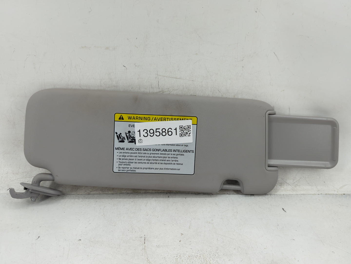 2017-2020 Hyundai Elantra Sun Visor Shade Replacement Driver Left Mirror Fits Fits 2017 2018 2019 2020 OEM Used Auto Parts -