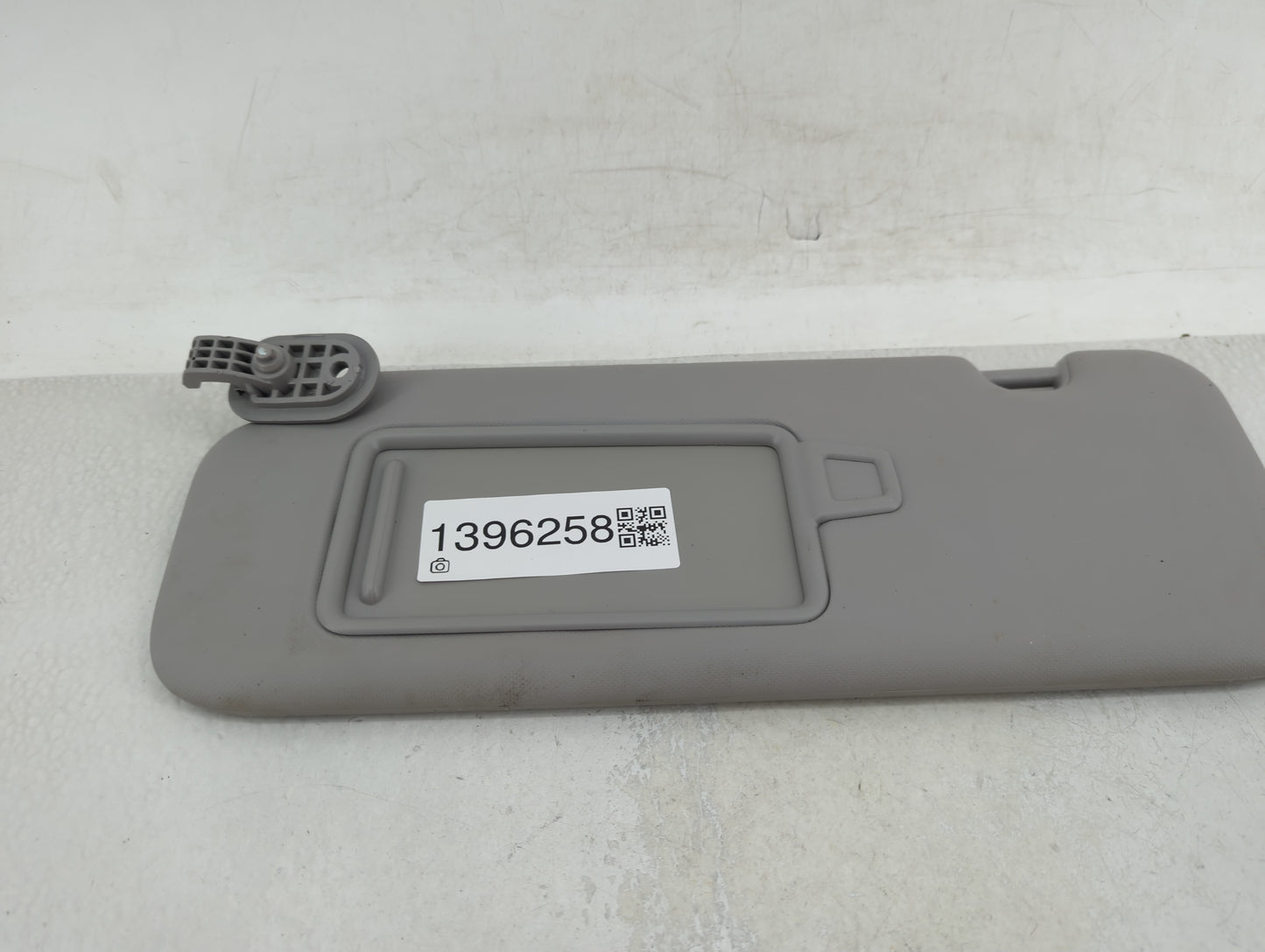 2017-2020 Hyundai Elantra Sun Visor Shade Replacement Passenger Right Mirror Fits Fits 2017 2018 2019 2020 OEM Used Auto Par