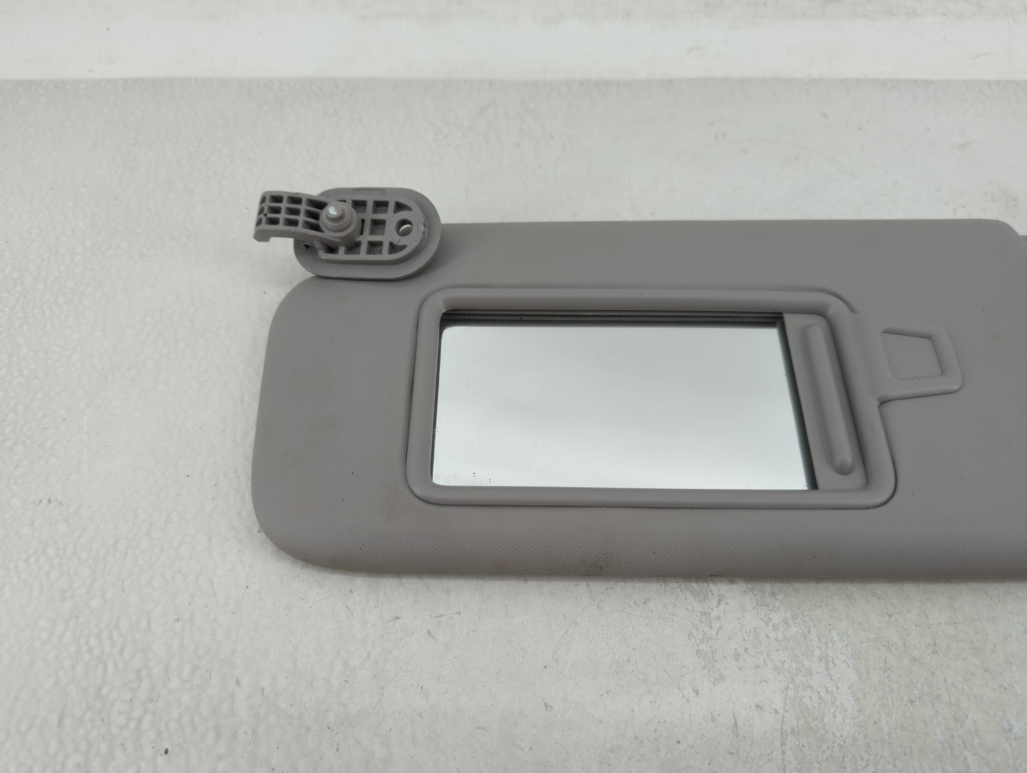 2017-2020 Hyundai Elantra Sun Visor Shade Replacement Passenger Right Mirror Fits Fits 2017 2018 2019 2020 OEM Used Auto Par