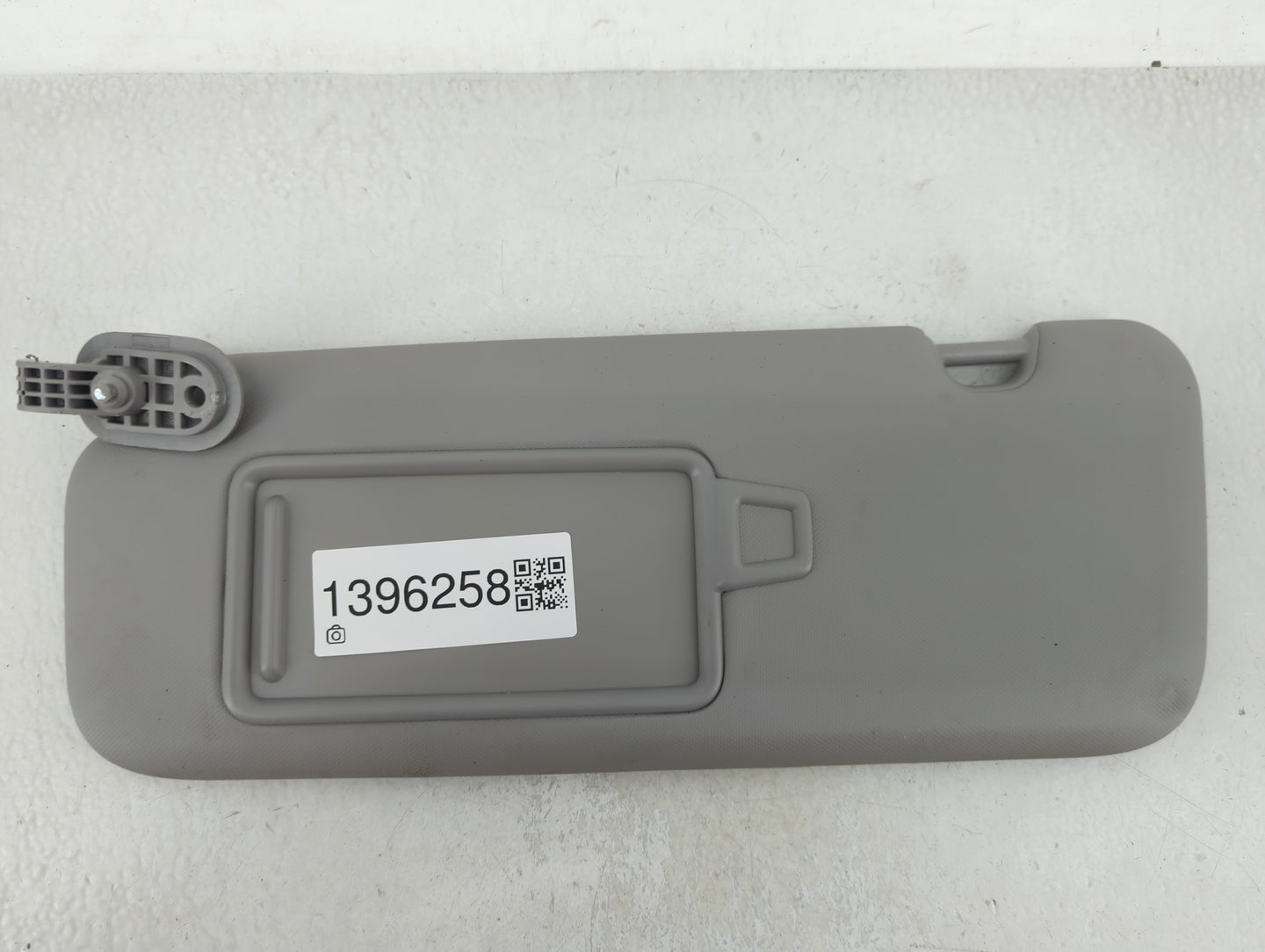 2017-2020 Hyundai Elantra Sun Visor Shade Replacement Passenger Right Mirror Fits Fits 2017 2018 2019 2020 OEM Used Auto Par