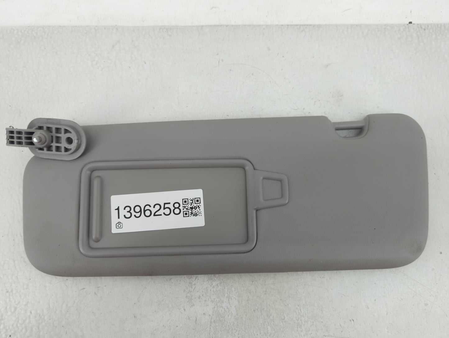 2017-2020 Hyundai Elantra Sun Visor Shade Replacement Passenger Right Mirror Fits Fits 2017 2018 2019 2020 OEM Used Auto Par