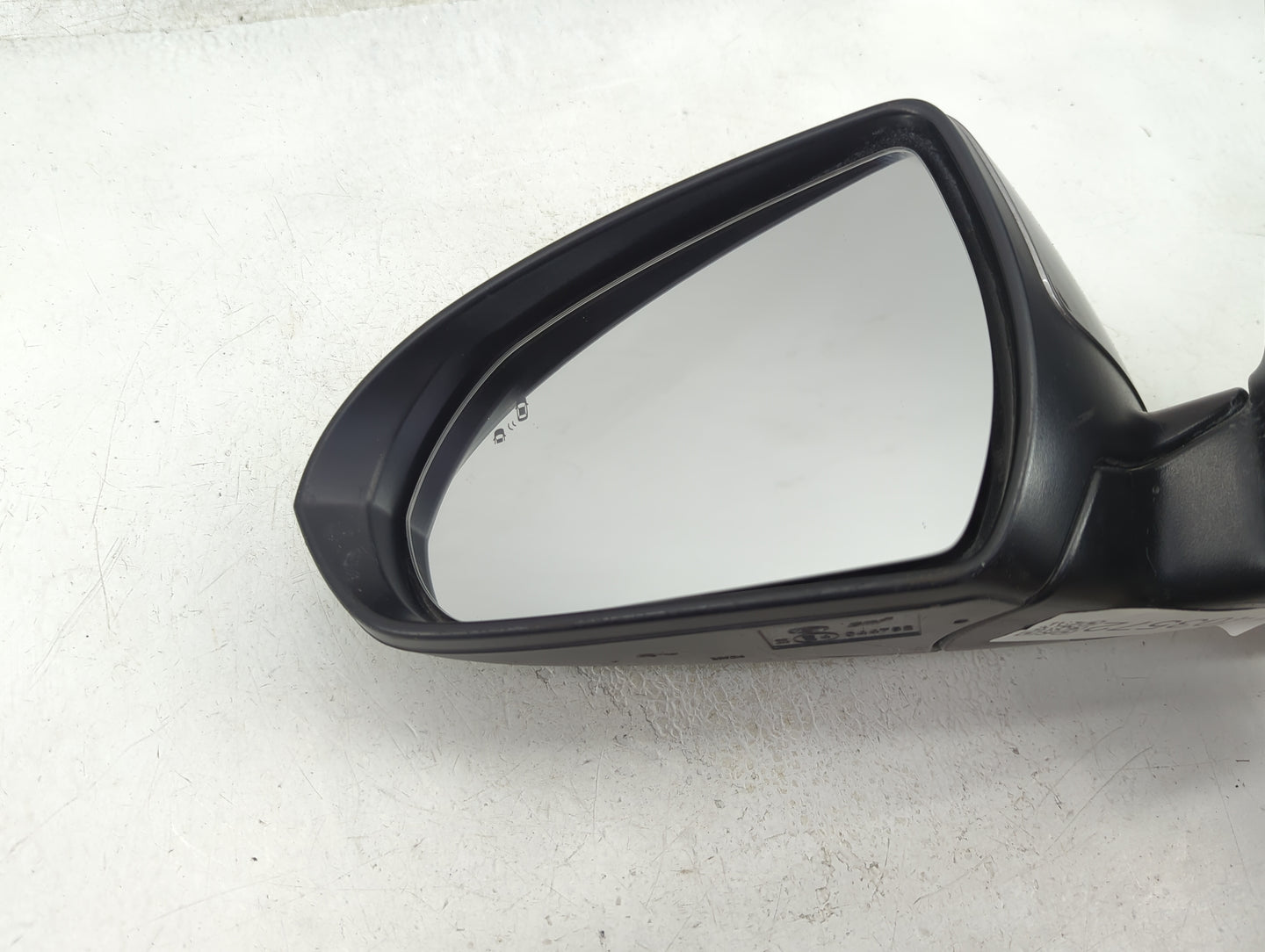 2017-2020 Hyundai Elantra Driver Side View Mirror - Left Door Mirror OEM Used - Oemusedautoparts1.com