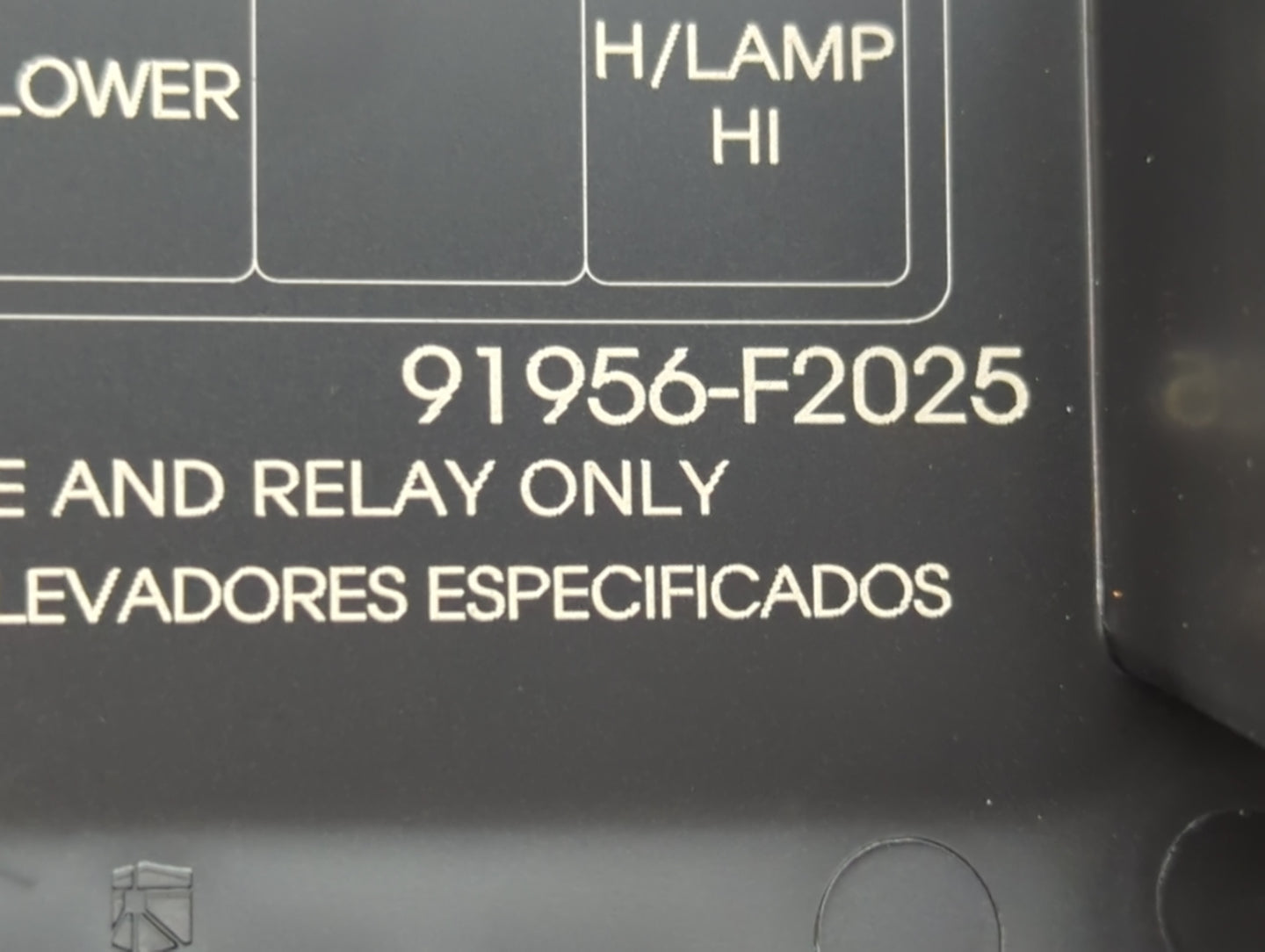 2019-2020 Hyundai Elantra Fusebox Fuse Box Panel Relay Module P/N:91956-F2025 Fits Fits 2019 2020 OEM Used Auto Parts - Oemu