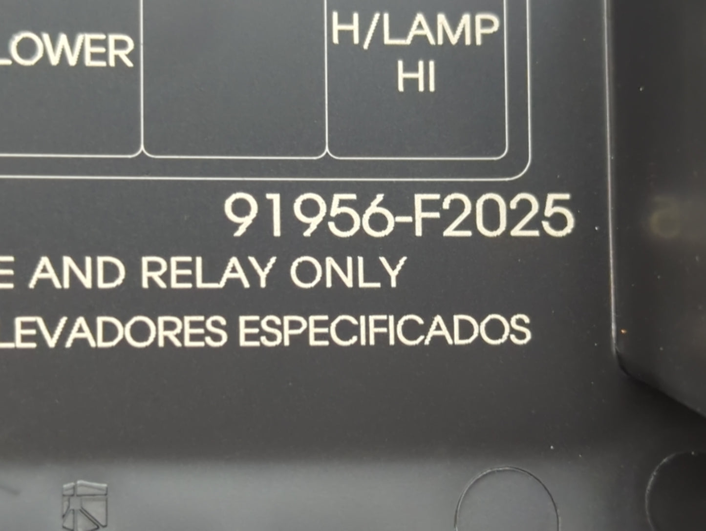 2019-2020 Hyundai Elantra Fusebox Fuse Box Panel Relay Module P/N:91956-F2025 Fits Fits 2019 2020 OEM Used Auto Parts - Oemu