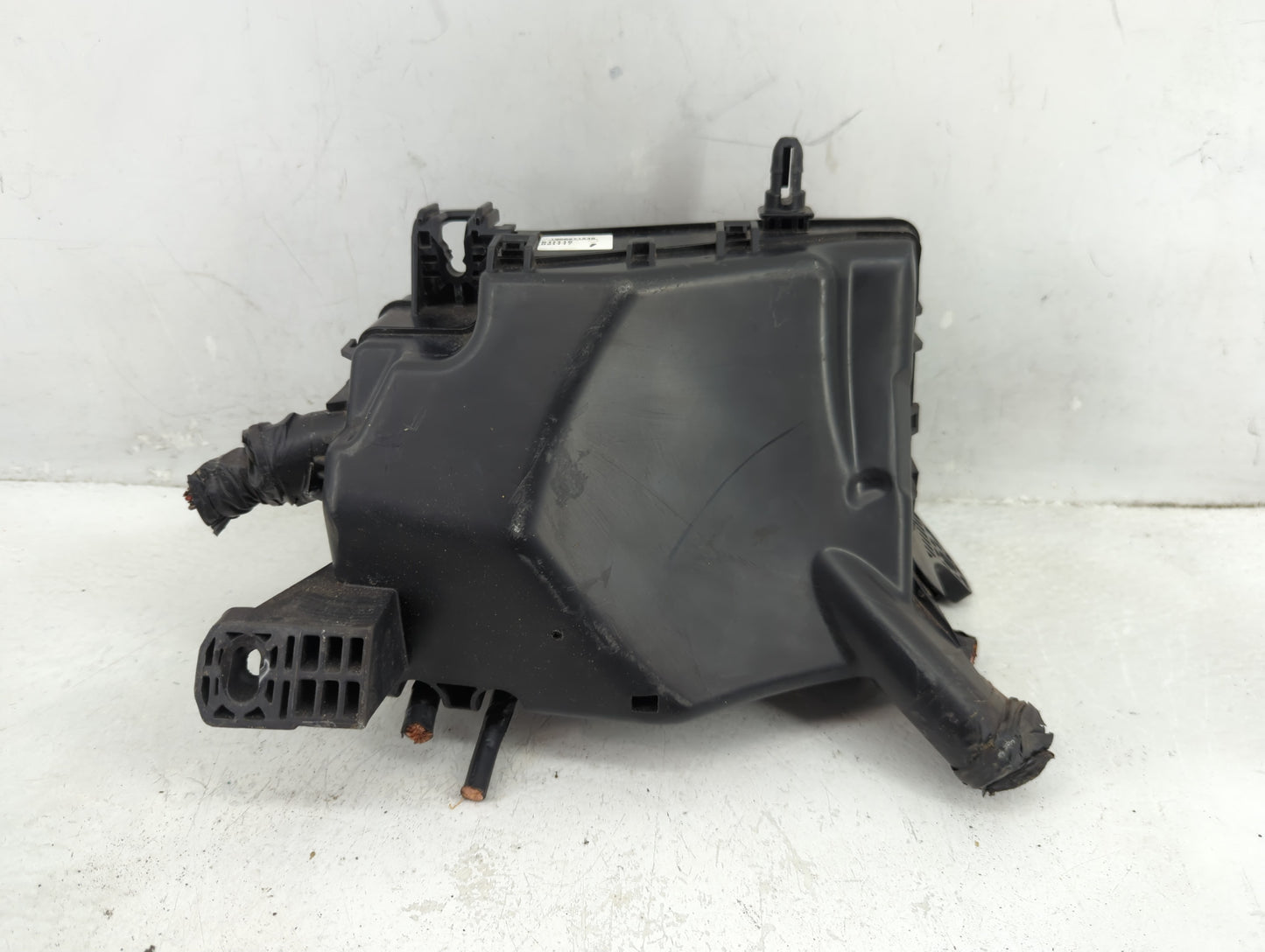 2019-2020 Hyundai Elantra Fusebox Fuse Box Panel Relay Module P/N:91956-F2025 Fits Fits 2019 2020 OEM Used Auto Parts - Oemu