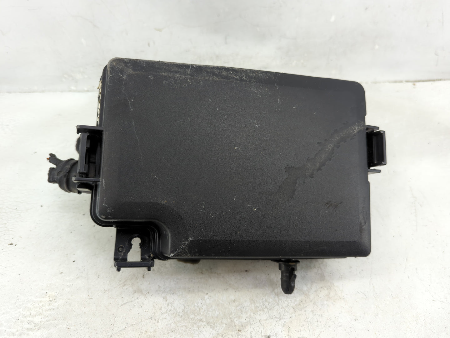 2019-2020 Hyundai Elantra Fusebox Fuse Box Panel Relay Module P/N:91956-F2025 Fits Fits 2019 2020 OEM Used Auto Parts - Oemu